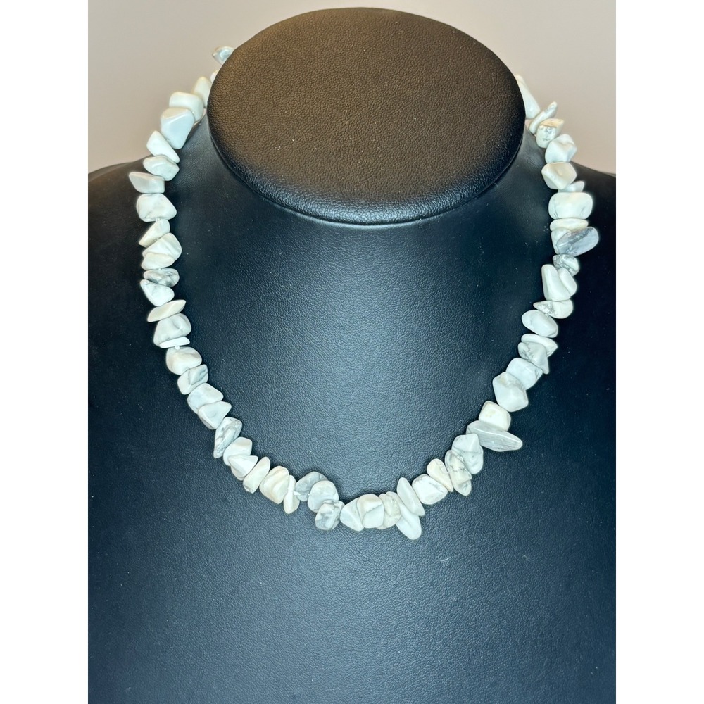White Howlite Chip Stone Necklace Gold Tone Adjustable 16 Inch Boho Gemstone